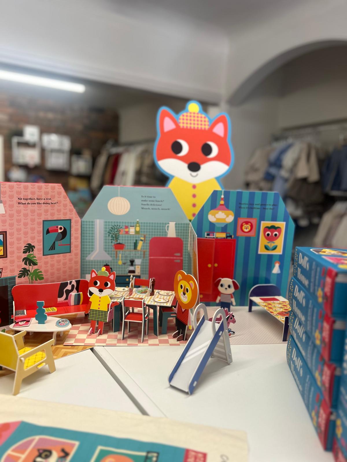 Fold out and play dolls house